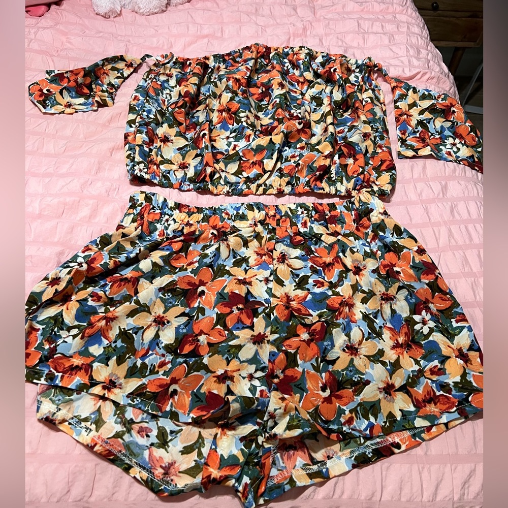 Cute Summer 2 Piece, shorts and top! NWOT